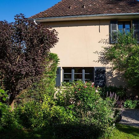 Le Pont-de-Beauvoisin Cote Jardin, Chambres D'Hotes B&B מראה חיצוני תמונה