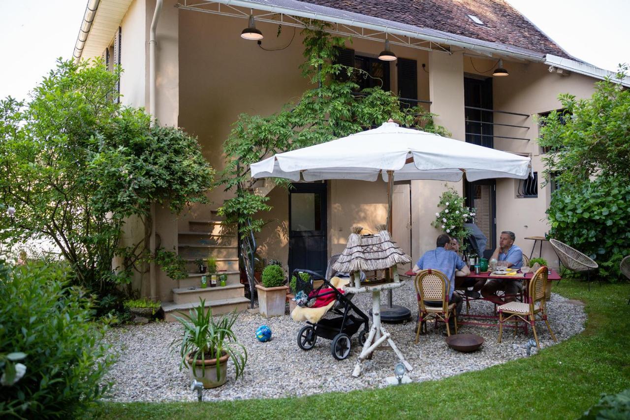 Le Pont-de-Beauvoisin Cote Jardin, Chambres D'Hotes B&B מראה חיצוני תמונה