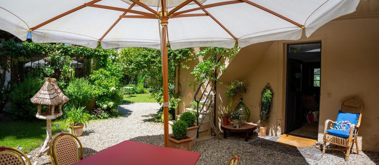 Le Pont-de-Beauvoisin Cote Jardin, Chambres D'Hotes B&B מראה חיצוני תמונה