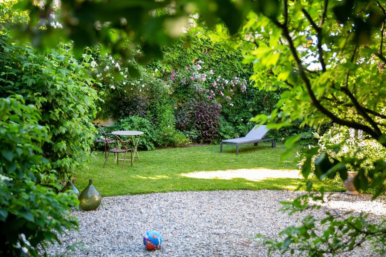 Le Pont-de-Beauvoisin Cote Jardin, Chambres D'Hotes B&B מראה חיצוני תמונה